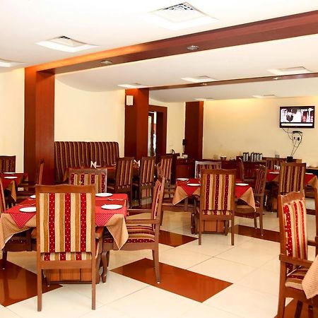 Hotel Raja Bhoj ボーパール エクステリア 写真